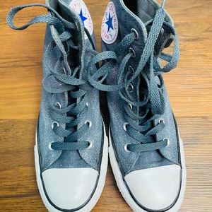 Woman Converse Size 8